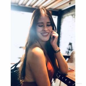 Meet your Posher, Carolina